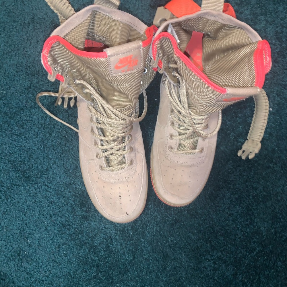 Nike Sf Af1 Khaki Khaki-Rush Coral